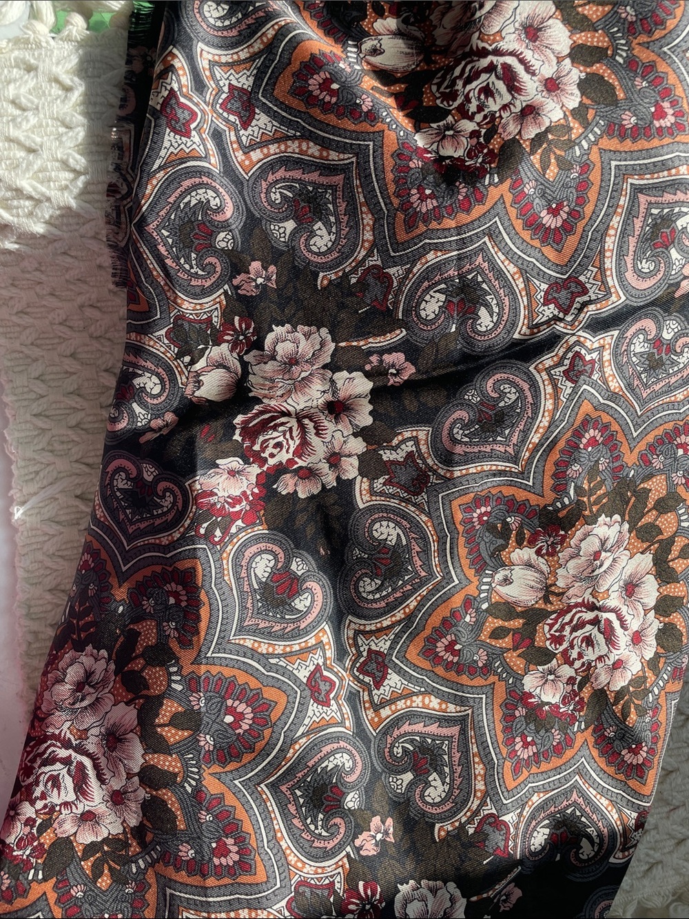 VTG ANN TAYLOR SILK SCARF